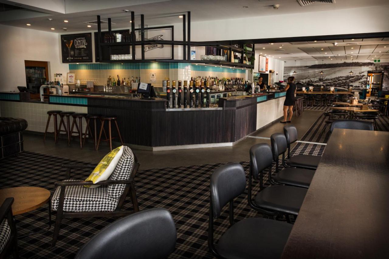 Coolangatta Sands Hotel Hostel Gold Coast